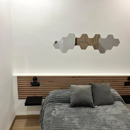Living Station 8 Apartment *